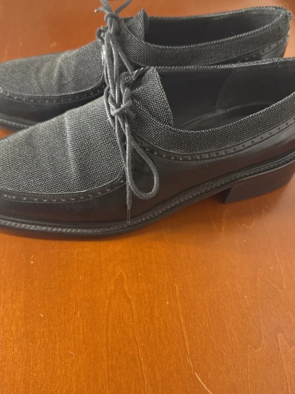 Stuart Weitzman  Size 5 M Oxford Grey Flannel And Black Leather Gatsby Shoes